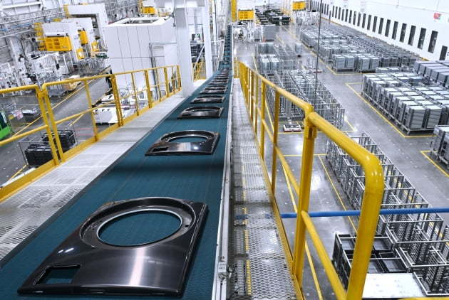 LG Electronics Accelerates Smart Factory Exports, Doubles Sales Target Within a Year